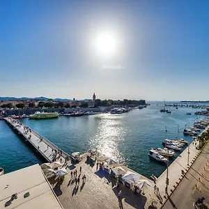 Harbour Lounge Apartment Zadar