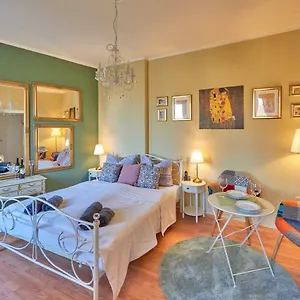 Old Romantic With Free Private Parking Apartment Pula
