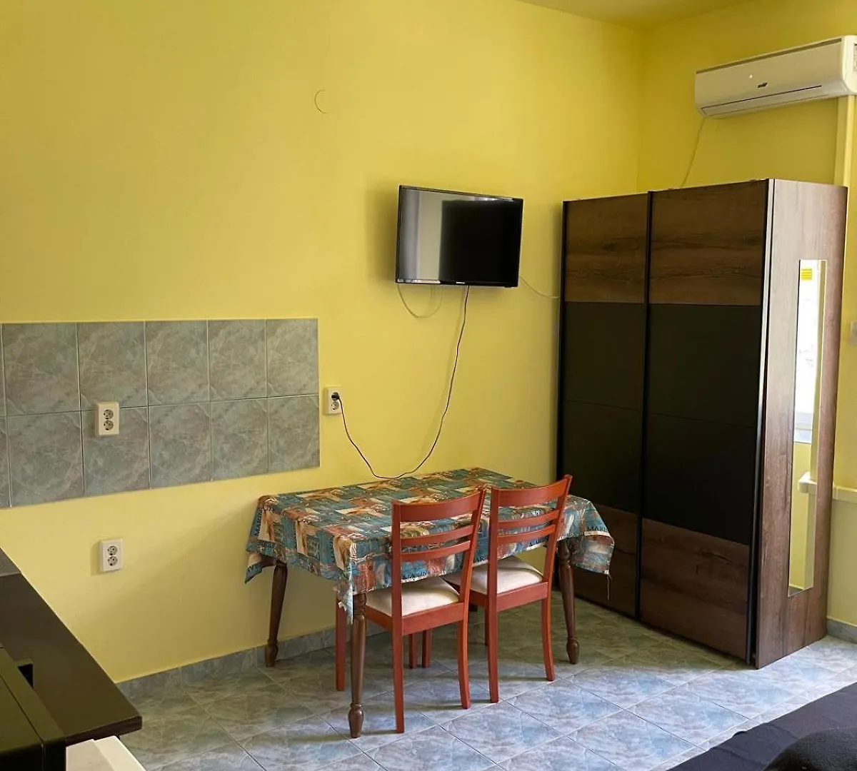 Dejan Apartment 3-Free Parking Near Arena In City Center, Near Bus, Train, Ferry, Airport Shuttle 0*, Pula
