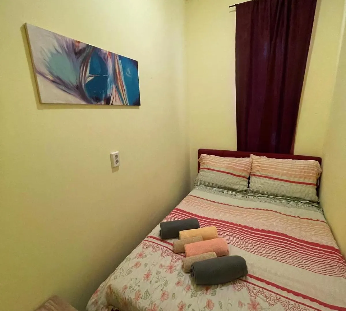 Dejan Apartment 3-Free Parking Near Arena In City Center, Near Bus, Train, Ferry, Airport Shuttle Croatia