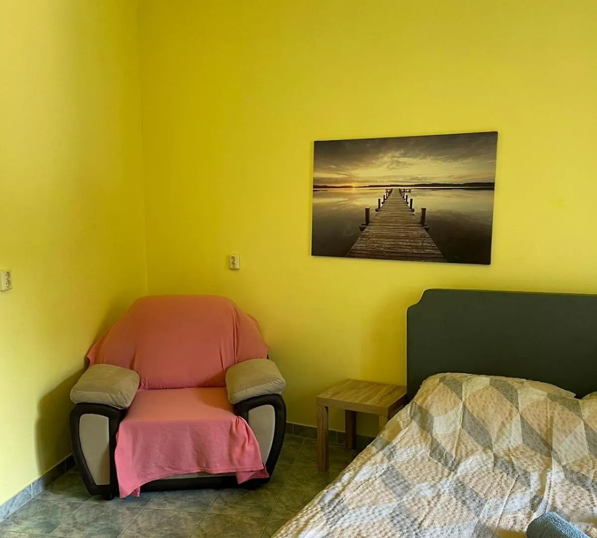 Dejan Apartment 3-Free Parking Near Arena In City Center, Near Bus, Train, Ferry, Airport Shuttle