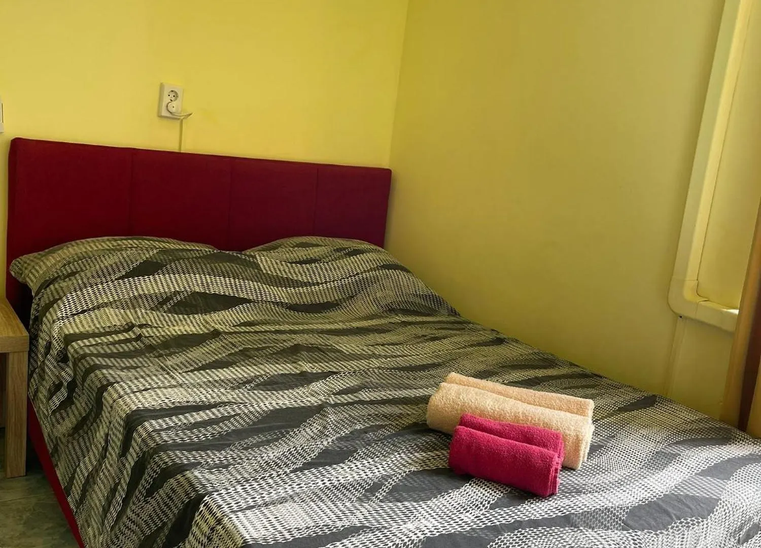 Dejan Apartment 3-Free Parking Near Arena In City Center, Near Bus, Train, Ferry, Airport Shuttle Croatia