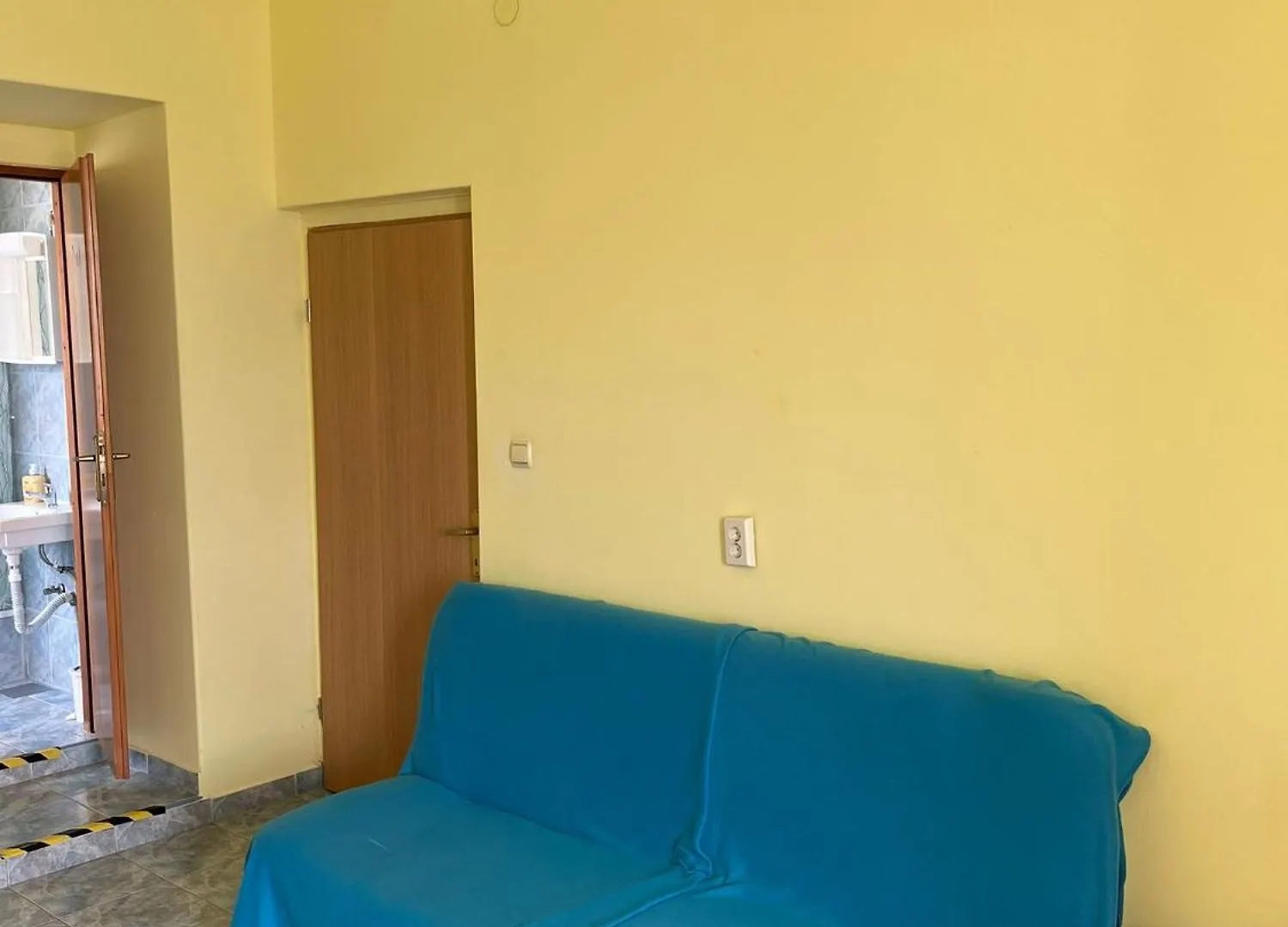 Dejan Apartment 3-Free Parking Near Arena In City Center, Near Bus, Train, Ferry, Airport Shuttle